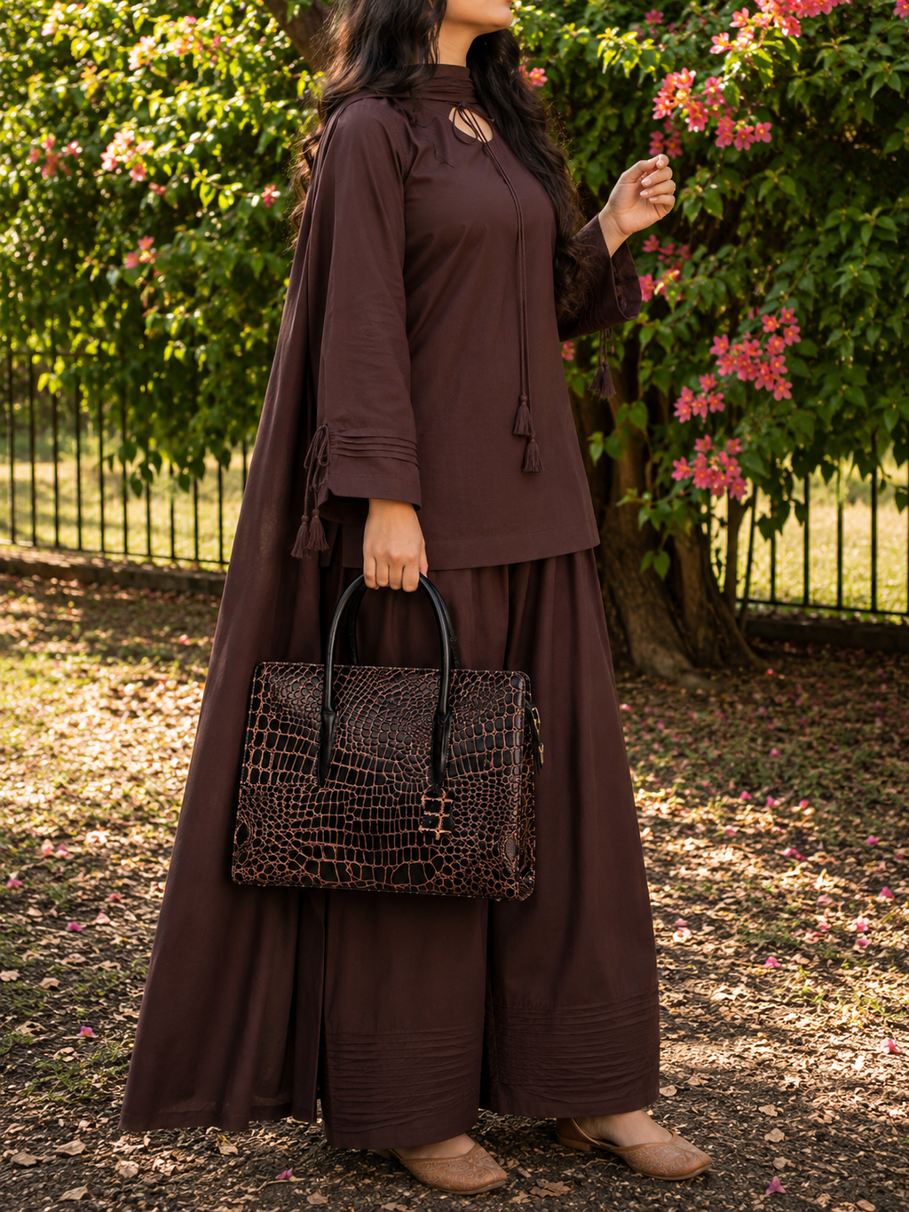 Noir Croc Tote