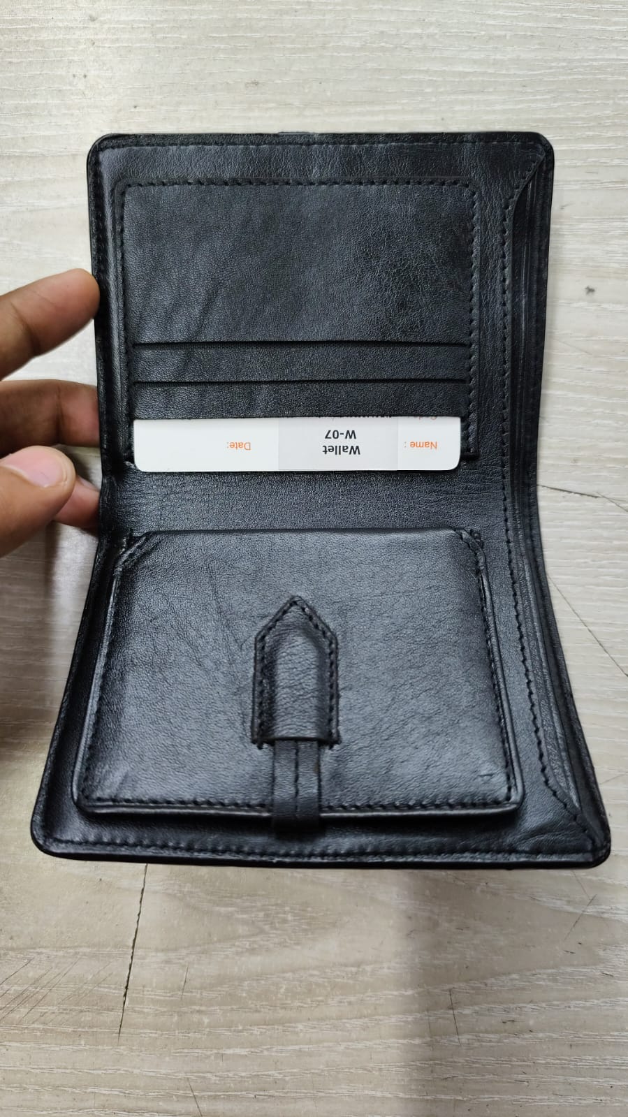 Premium Black Genuine Leather Bifold Wallet – Classic Men’s Wallet